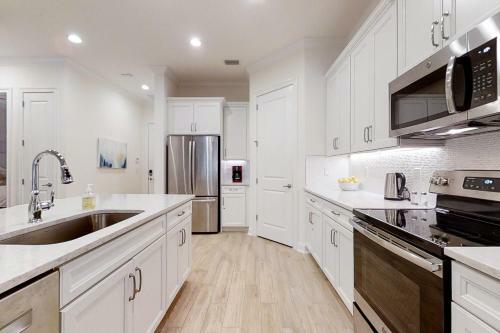 1704 Summerwoods