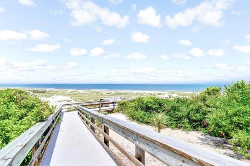 2034 Beach Wood