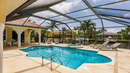 Villa Tropicana - Luxury With Pool