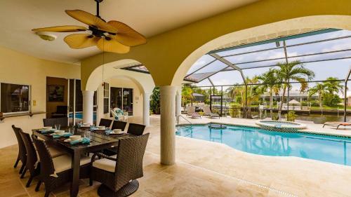 Villa Tropicana - Luxury With Pool