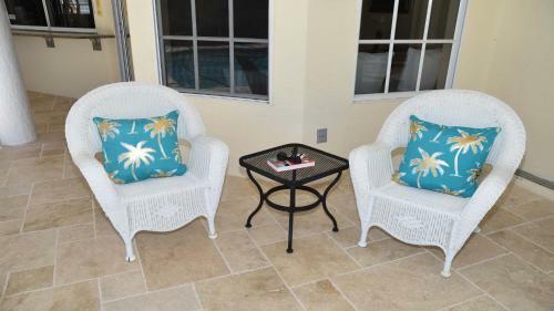 Villa Tropicana - Luxury With Pool