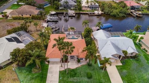 Villa Tropicana - Luxury With Pool