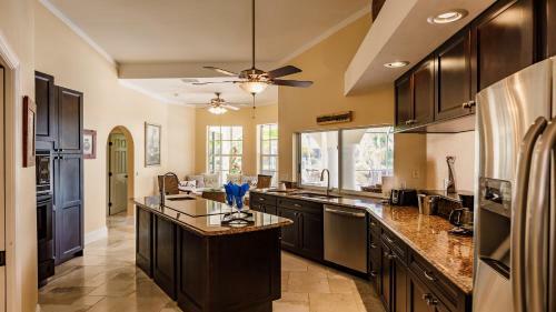Villa Tropicana - Luxury With Pool