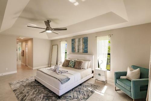 Waterfront Home With Golf Access & Heated Pool