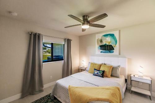 Waterfront Home With Golf Access & Heated Pool