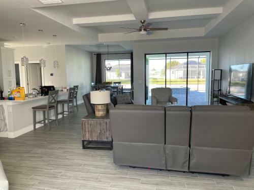 Villa Skyline Cape Coral, Private Heated Pool And Spa