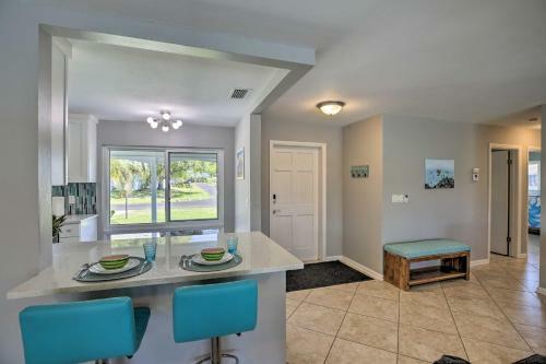 Canalfront Home With Dock Swim, Golf And Explore!