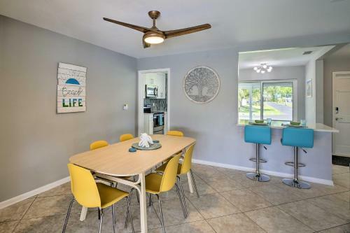 Canalfront Home With Dock Swim, Golf And Explore!