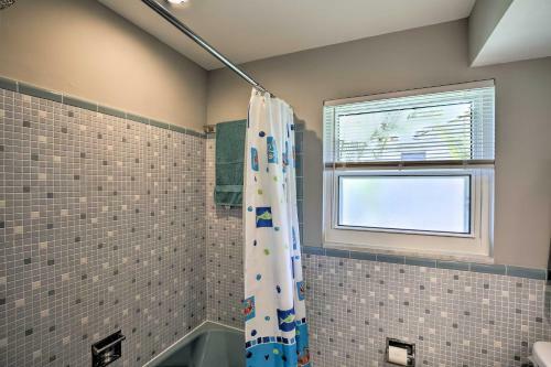 Canalfront Home With Dock Swim, Golf And Explore!