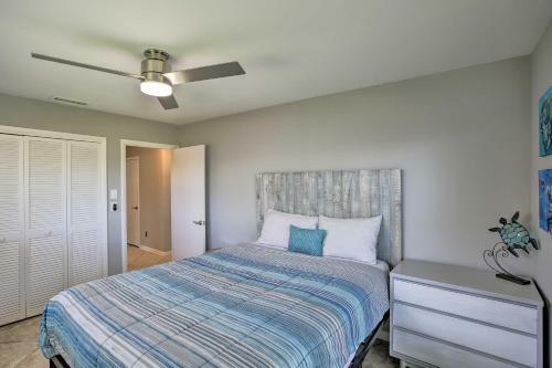 Canalfront Home With Dock Swim, Golf And Explore!
