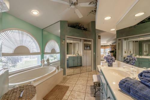 Lakeside At Cat Cay - Cape Coral - Roelens Vacations
