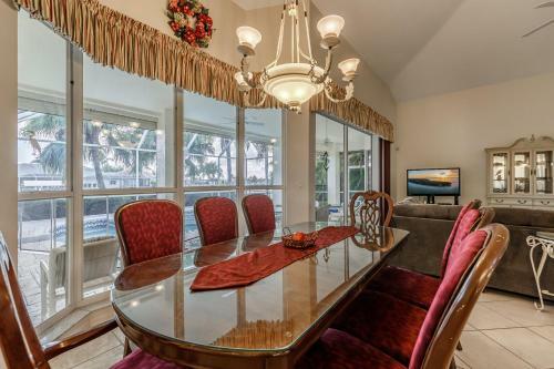 Lakeside At Cat Cay - Cape Coral - Roelens Vacations