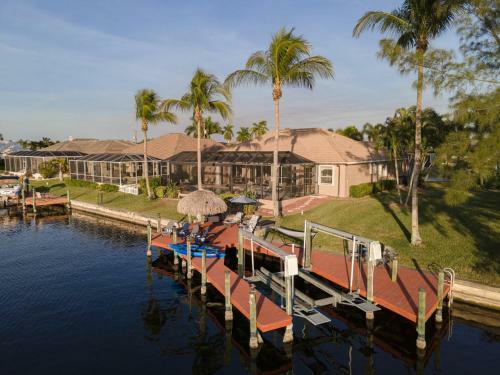 Custom Infinity Pool & Spa With Kayaks - Villa Bella Del Sol - Roelens Vacations
