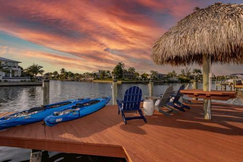 Custom Infinity Pool & Spa With Kayaks - Villa Bella Del Sol - Roelens Vacations