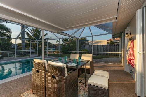 Direct Gulf Access & Heated Pool -villa Hip Nautic - Roelens Vacations