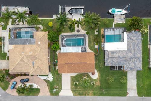 Direct Gulf Access & Heated Pool -villa Hip Nautic - Roelens Vacations