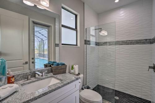 Canalfront Cape Coral Home With Bbq - Pets Welcome!