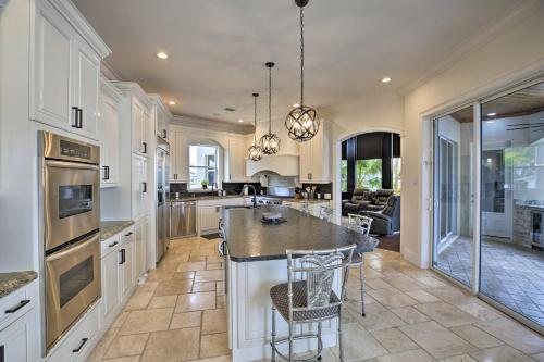 Luxe Cape Coral Escape With Boat Dock And Cabana!