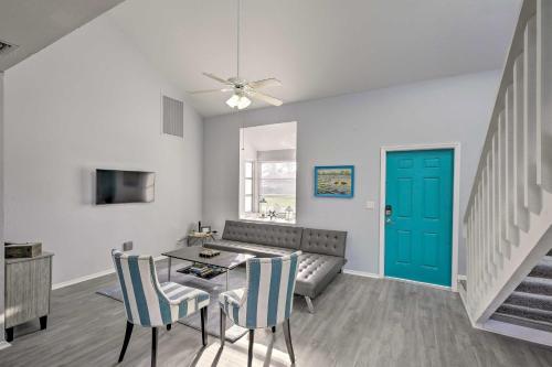 Chic Cape Coral Oasis With Pool About 7 Mi To Beach