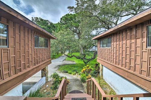 Tranquil Home With Private Yard And Fishing Dock!