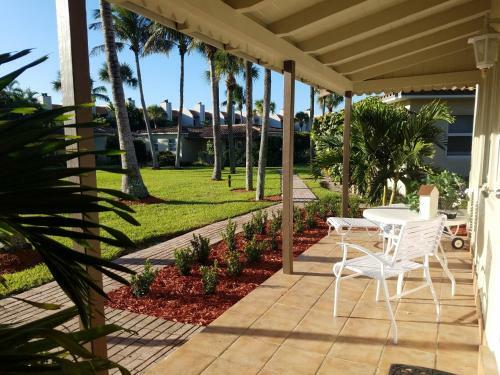 Beach Resort Villa - Beautiful Updated