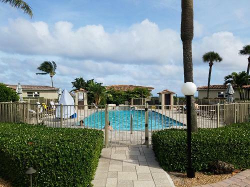 Beach Resort Villa - Beautiful Updated