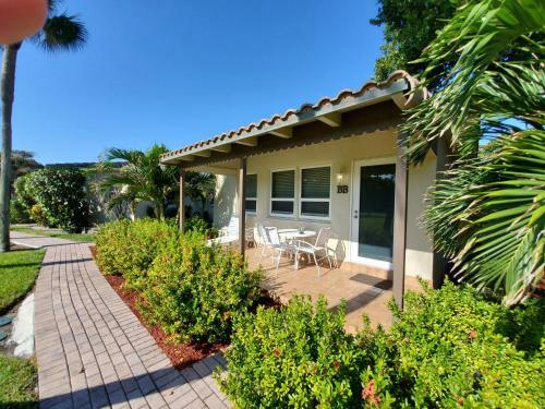 Beach Resort Villa - Beautiful Updated