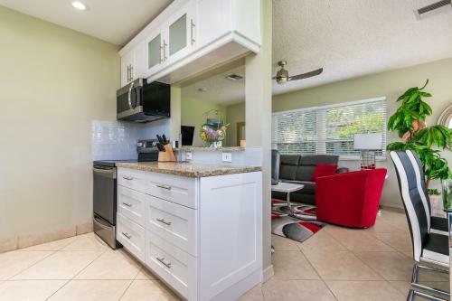 Beach Resort Villa - Beautiful Updated