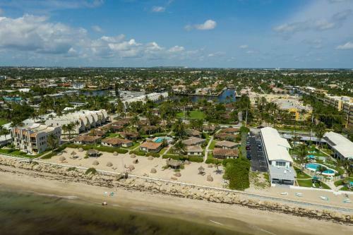 Beach Resort Villa - Beautiful Updated
