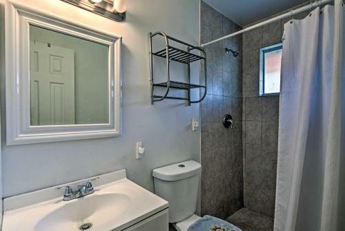 Inviting Family Apartment Less Than 3 Mi From The Coast!