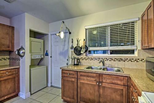 Inviting Family Apartment Less Than 3 Mi From The Coast!
