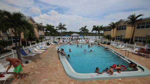 Barefoot Beach Resort By Teeming Vacation Rentals