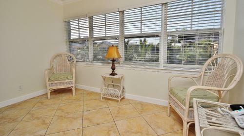 Barefoot Beach Resort By Teeming Vacation Rentals