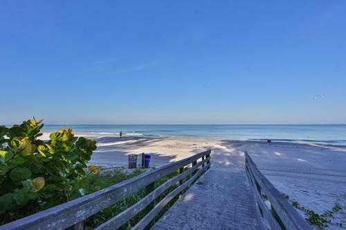 Apartamento 100 Steps To Indian Rocks Beach, Ocean Side, 2 Bedroom Updated Condo