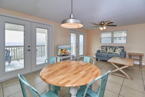 Charming Beach Front Cottage With Stunning Unset Views Pets Are Welcome Here Bella11