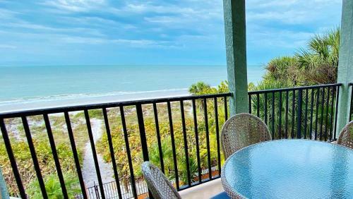 On The Rocks By Teeming Vacation Rentals