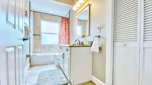 On The Rocks By Teeming Vacation Rentals
