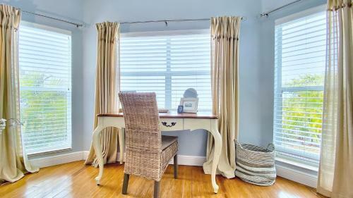 On The Rocks By Teeming Vacation Rentals