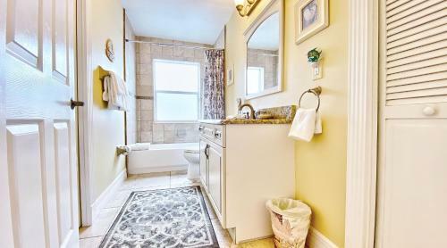 On The Rocks By Teeming Vacation Rentals