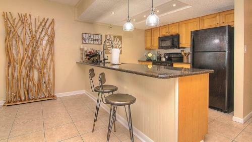 Holiday Villas III By Teeming Vacation Rentals