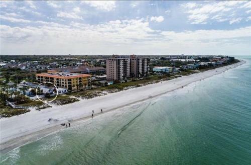 Private Beach Front Cottage- Indian Rocks Beach