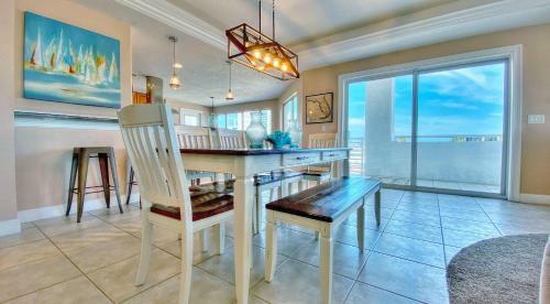 Sun West Palms By Teeming Vacatin Rentals