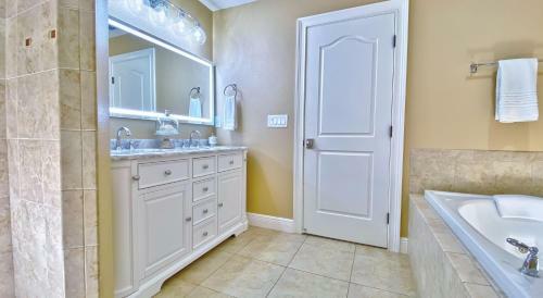Sun West Palms By Teeming Vacatin Rentals