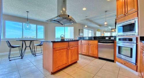 Sun West Palms By Teeming Vacatin Rentals