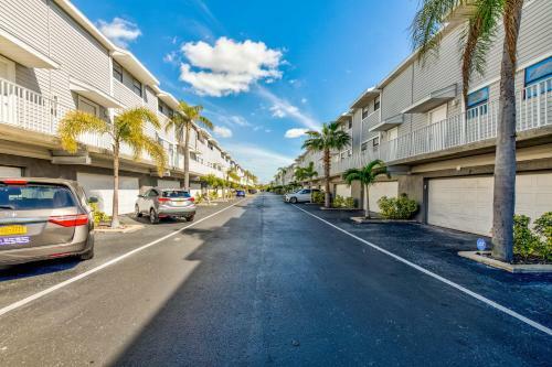 Sea Shell 24 -charming Townhome Near The Beach With Pool And Bbq