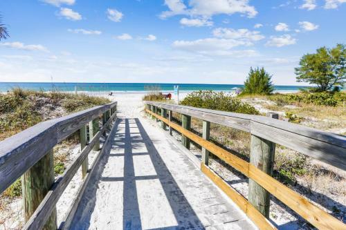 Sea Shell 24 -charming Townhome Near The Beach With Pool And Bbq