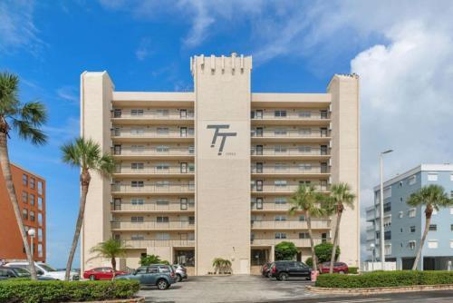 Apartamento Direct Gulf Front Unit With Gorgeous Beach Views Has Been Recently Renovated Tt203