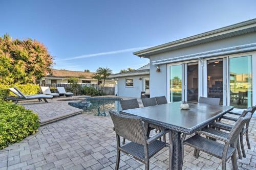 Chic Waterfront House With Pool, Spa And Dock!