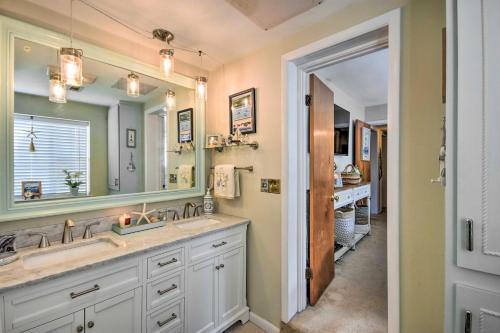Fort Walton Beach Cottage With Private Yard!