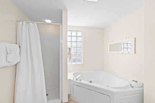 Dune Pointe 403
